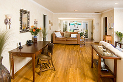 Santa Cruz Vacation Rentals: Living Area